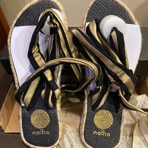 NEW with box NALHO memory foam yoga sandals